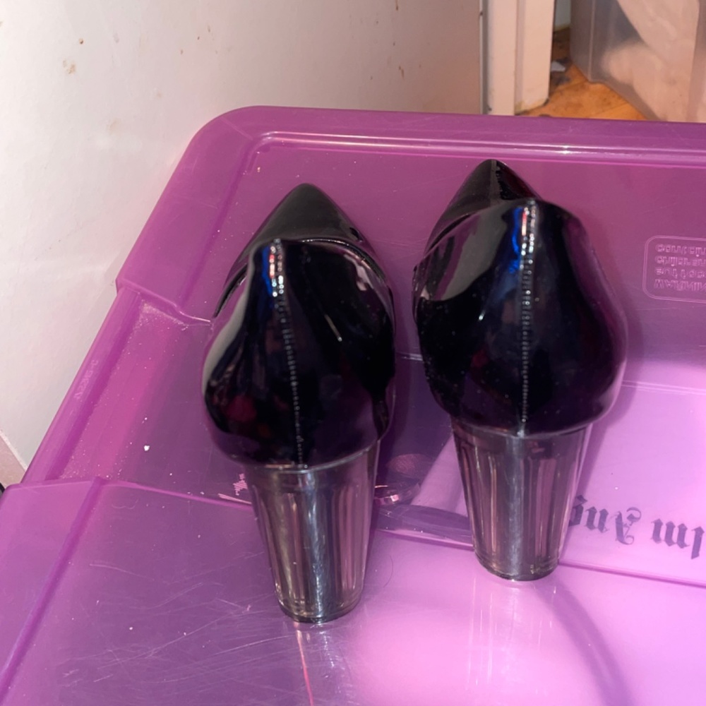 Heels - Picture 2 of 2